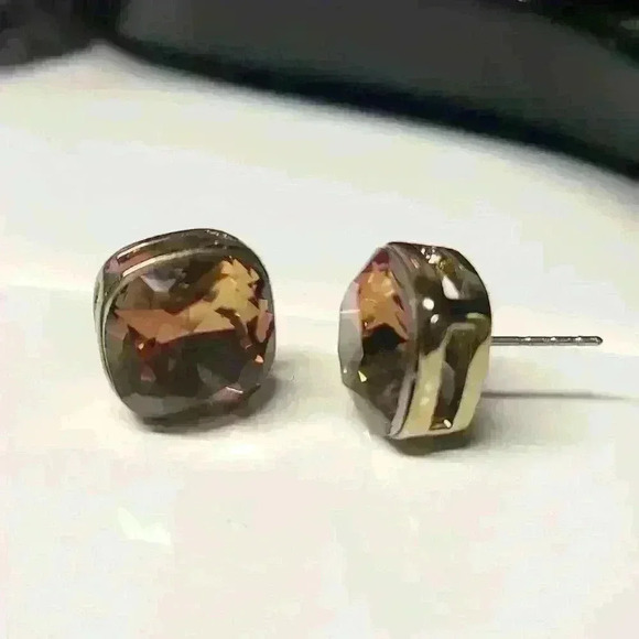 Amber color silver tone glass stones earrings stud - Picture 1 of 13